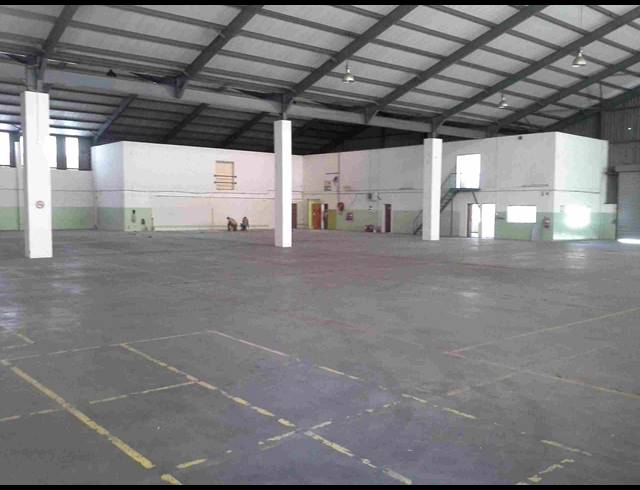 3,470M² FACTORY FOR SALE IN BEACONVALE